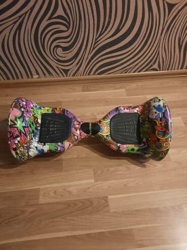 Batereya zəifləyib dəyisməlidi,sürende tez sönür.60 manatdı.bahali