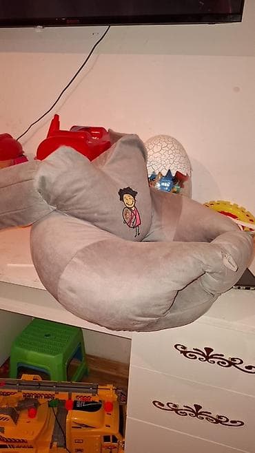 usaq adyali: Uşaq oturacağı/yastıq kreslo Alan özü gelib ünvandan götürmelidir — 2