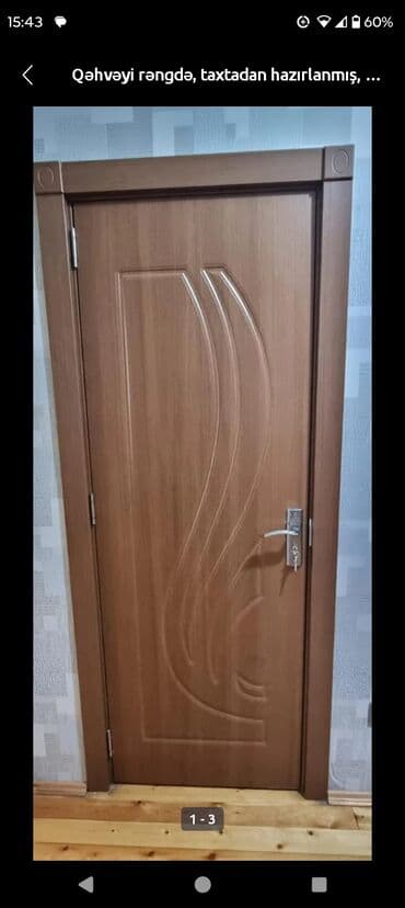 Qəhvəyi rəngdə, taxtadan hazırlanmış otaq qapıları dəsti