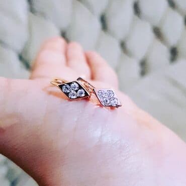 sirqalar qizil: Sırğa, Sarı qızıl, 585 Əyar, 2200 g — 3