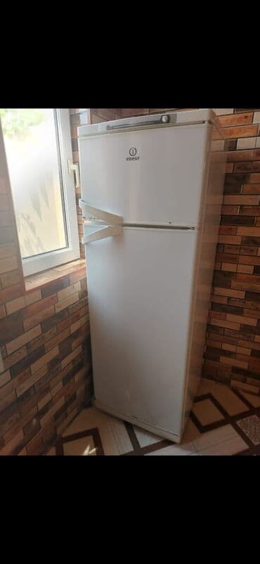 yeni suraxani: İşlənmiş 2 qapılı Indesit Soyuducu Satılır, rəng - Bej — 3