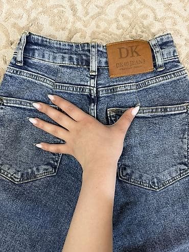 DK49 Jeans brendinin qadın üçün kot şalvarı - Model: yuxarı bel — 2