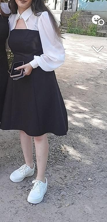 Qadın paltarı – iki rəngli dizayn - Model: qara ətək və büst hissəsi