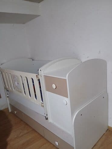 Oğlan və qız üçün, İşlənmiş, Dördbucaq, Beşik, Dəstsiz, Matras ilə, Yellənmə mexanizmsiz lalafo.az -da Oğlan və qız üçün, İşlənmiş, Dördbucaq, Beşik, Dəstsiz, Matras ilə, Yellənmə mexanizmsiz