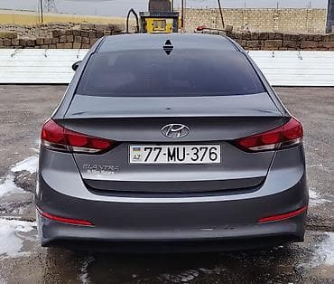 lipler: Hyundai Elantra: 2 l | 2017 il Sedan — 6