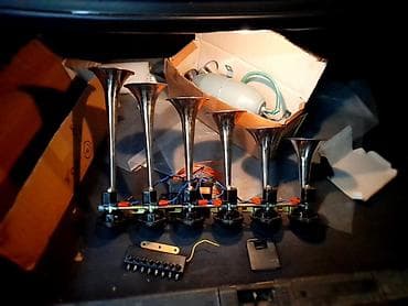 авто колонки: Dəsti Bir yerdə 700 təzədi MSK 8 səsli hava siqnalı (horn) dəsti - — 5