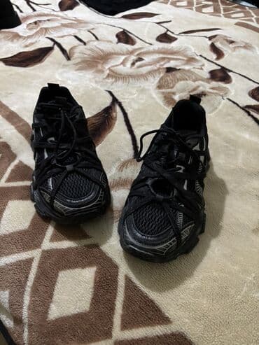 женские черные кроссовки: Qara rəngli idman ayaqqabısı - Stil: massiv altlıqla “chunky/sneaker” — 2