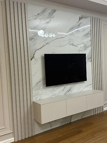 gül rəfi: Düz TV altlığı, Polkalı, Şüşəli — 3