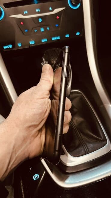 iphone 17 qiyməti: IPhone 11, Qara, Face ID — 3