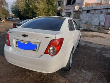 Avtomobil alışı: Chevrolet Aveo sedan – ağ rəng Xarici görünüş: - Kompakt sedan — 5