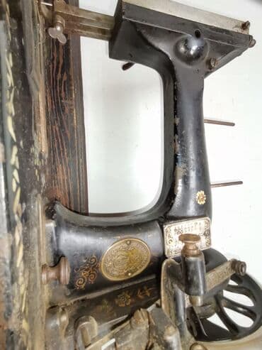 Kolleksiya qaşıqları: "Zinger" Almaniya istehsalı olan qədim tikiş maşını. Yaşı 100 ildən — 5