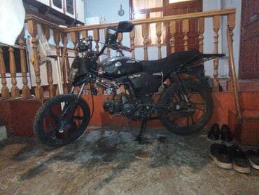 Yağlar və avtokimyəvi maddələr: Moped/motosiklet – qara rəng, şəhər üçün yığcam model Xüsusiyyətlər — 1