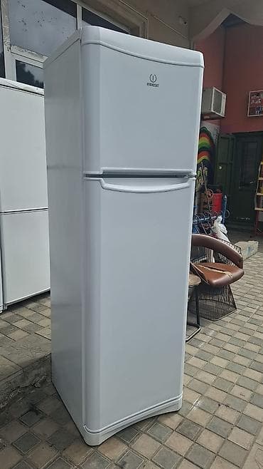 2 qapılı Indesit Soyuducu Satılır, rəng - Ağ