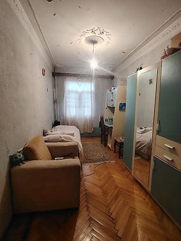 tecili ucuz ev satilir: Bakı, 5-ci mikrorayon, 3 otaqlı, Köhnə tikili, m. Memar Əcəmi, 65 kv. m — 10