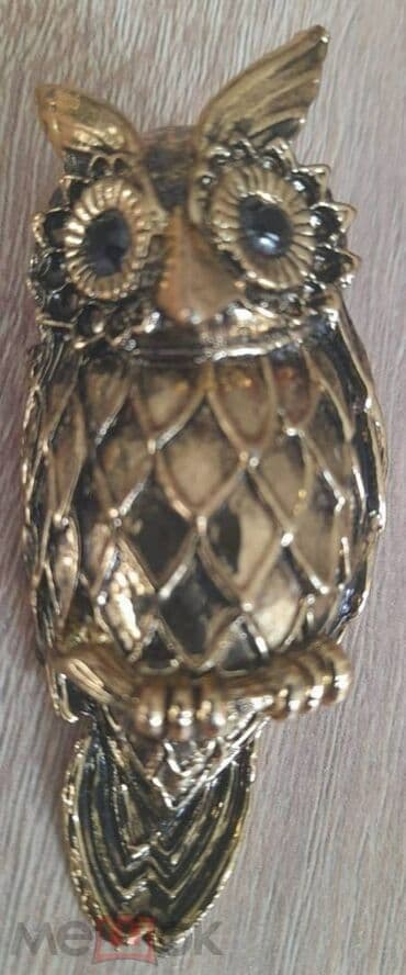 ustunde gerb olan qepik: Vintage “Bayquş” brossu (Avropa). Qızıl rəngli metaldan hazırlanmış — 1