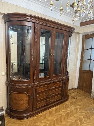 ikinci el mağaza vitrinleri: Şüşəli dolab vitrini, İşlənmiş, Ünvandan götürmə — 5