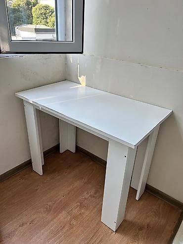 Ağ rəngli kompakt masa - Minimalist dizayn, düz səthli lalafo.az -da Ağ rəngli kompakt masa - Minimalist dizayn, düz səthli