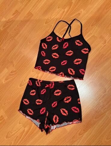 kapüşonlu qadın xalatları: Yeni. Olcu S-M. Ayri ayri 6 Azn — 3