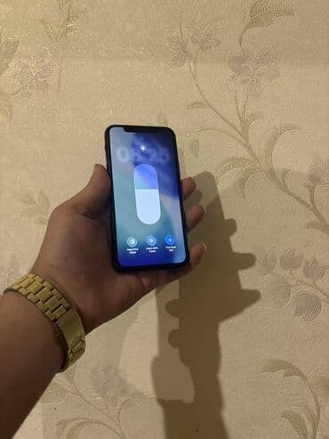 Apple iPhone: IPhone 11 Pro — 2