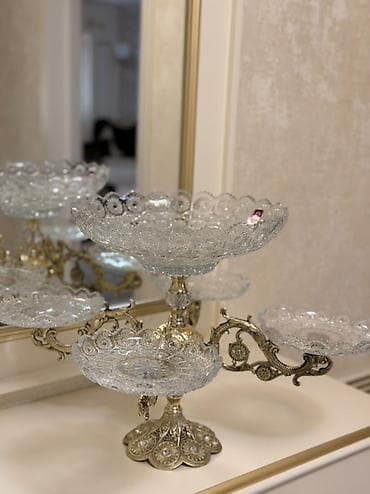 Klassik üslubda çoxsəviyyəli meyvə və şirniyyat qabı - Material: ağır lalafo.az -da Klassik üslubda çoxsəviyyəli meyvə və şirniyyat qabı - Material: ağır