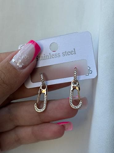devit 3: Sırğalar tək qiymət -3,50azn Təsvir: - Rənglər: rose gold,qızıl,gümüş — 8