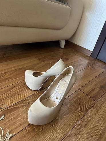 ugi ayakkabı: Təsvir: - Brend: GOLDZONI - Model: Platformalı hündürdaban — 2