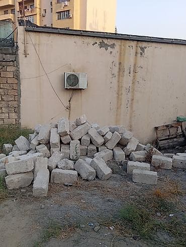 Ağ rəngli tikinti daşları (şlakobeton/qəlib daşları) – müxtəlif ölçülü