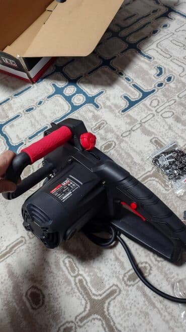 Elektrik zəncirli mişar - Növ: Şəbəkə ilə işləyən elektrik zəncirli