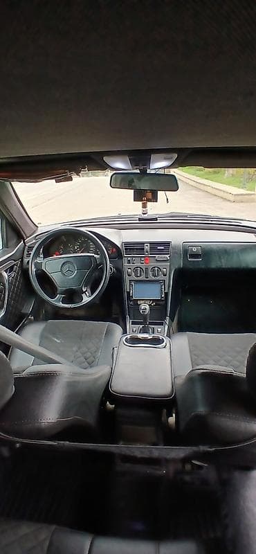 opel astra 2017: Mercedes-Benz C‑Class W202 sedan – gümüş rəng. Masin yaxsi — 3