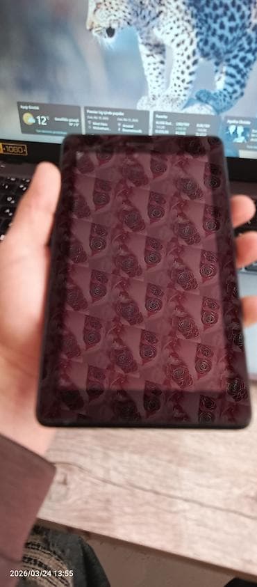 Planşet – 7–8 düym sinfi, qara rəng Xüsusiyyətlər və detallar: -