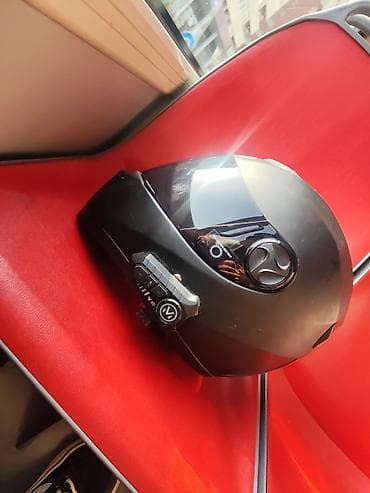 Tam örtülü motosiklet dəbilqəsi – qara rəng, tünt vizorlu