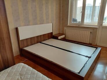 Masalar və oturacaqlar: Yeni, Güzgülü, Türkiyə — 15