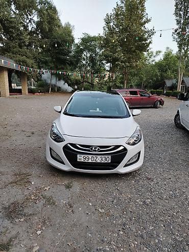 brabus disk: Hyundai i30 hetçbek, ağ rəngdə, müasir və dinamik kuzov xəttlərinə — 2