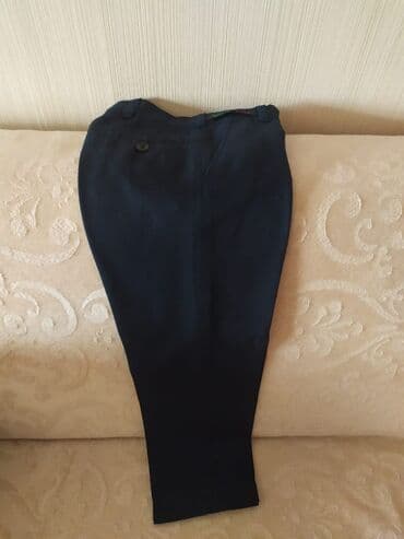 məktəb sunkaları: Mektebli şalvarı,oglan uçün,6-7 yaşa uyğundur. hec bir problemi yoxdur — 1