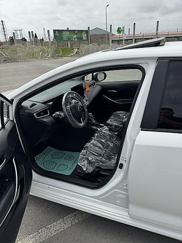 changan benni mini: Toyota Corolla sedan – ağ rəng, hibrid. Texnologiya və avadanlıq: - — 2