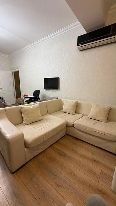 tabletka stullar: - Forma: L tipli, künc yerləşim üçün - Material: yumşaq parça oturacaq — 1