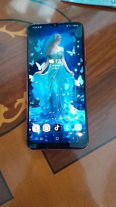 Samsung 32 GB, rəng - Qırmızı, İki sim kartlı