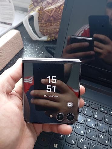 sade ekran: Samsung Galaxy Z Flip 5, 256 GB, rəng - Qara — 1