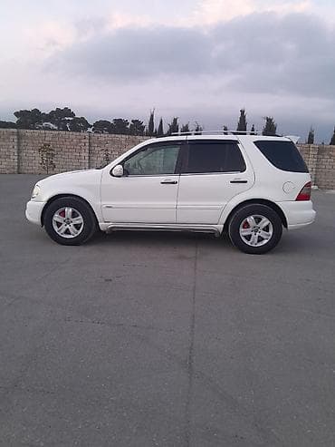 Mercedes-Benz M-Class (W163) ağ rəngli SUV - Kuzov: ağ, 5 qapı
