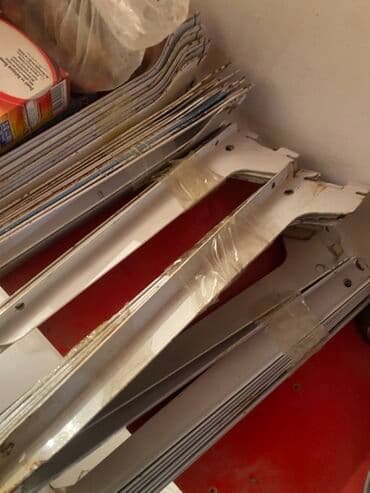 Məhsul: Metal raf konsolları və planka dəstləri Təsvir: - Divara