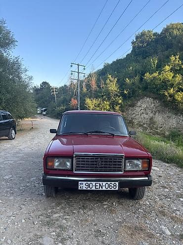 vaz 1111: VAZ 2107 sedan - Korpus: 4 qapılı, klassik “qırmızı/bordo” rəng, xrom — 4