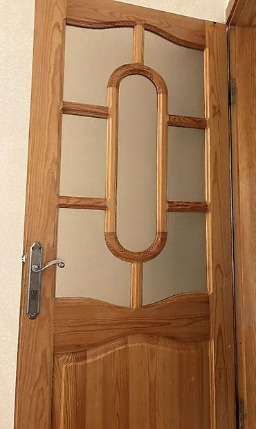 Şüşəli taxta otaq qapısı 3 eded 50 azn - Material: təbii ağac (açıq