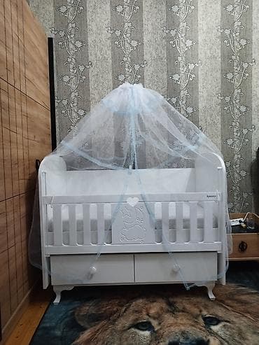 Oğlan və qız üçün, Yeni, Dördbucaq, Beşik, Matras ilə, Yellənmə mexanizmsiz