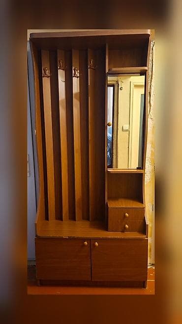 Dəhliz dolabı, güzgülü. Heçbir qırığı yoxdur. Çox yaxsı vəziyyətdə lalafo.az -da Dəhliz dolabı, güzgülü. Heçbir qırığı yoxdur. Çox yaxsı vəziyyətdə