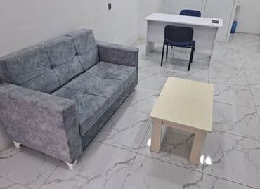 угловой офисный стол: Ofis/qarşılama üçün mebel dəsti - 3 nəfərlik yumşaq divan: boz rəng — 1