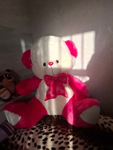 teddi ayı mətini: Böyük ölçülü boz rəngli ayı oyuncağı, yumşaq tüklü materialdan — 2