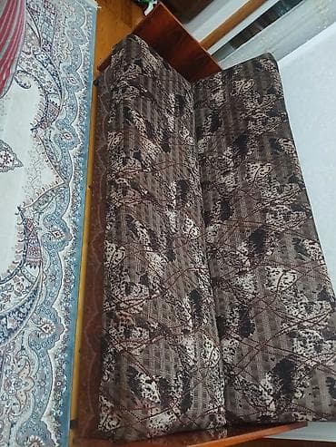 sultan divani: Divan acilir bazalidir. Rusun mebelidir. Qiymet 45 azn Unvan NZS — 3