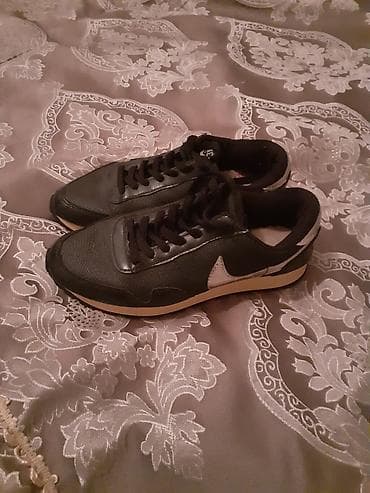 ayaqq: Gencede satilir orginal Nike krasofka Unisex hemi oglan hemi qiz ucun — 1