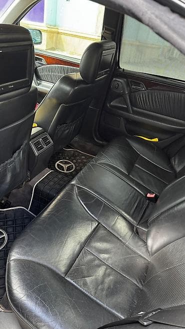 mersedes sükanı: Mercedes-Benz E-Class: 2.4 l | 1998 il Sedan — 8