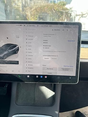 Продажа авто: Tesla Model Y: 1 л | 2023 г. 20800 км Внедорожник — 5